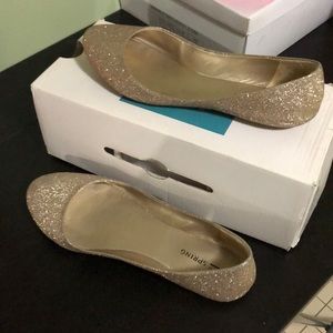 Call it spring Esperanza flats gold